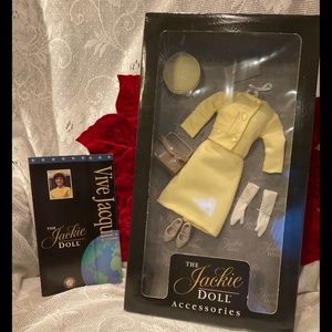 First Lady, Jackie Kennedy doll extra ensemble.  Yellow Suit w/accessories. NRFB